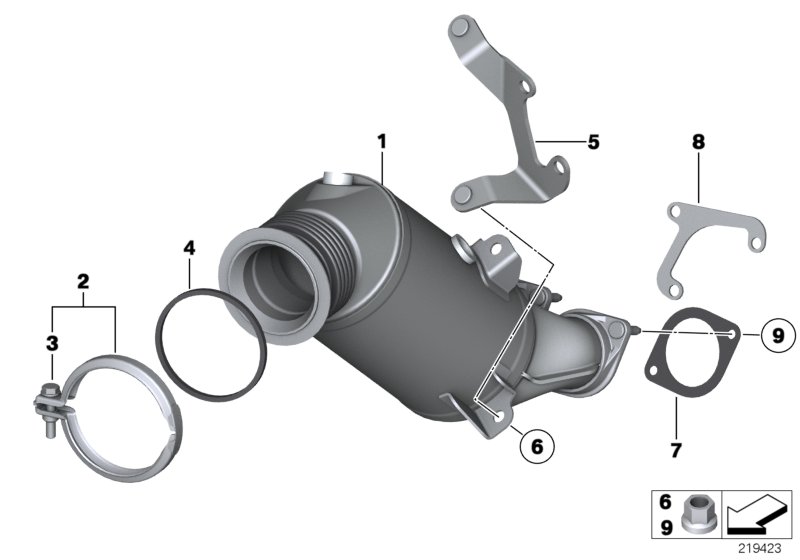 Engine-compartment catalytic converter