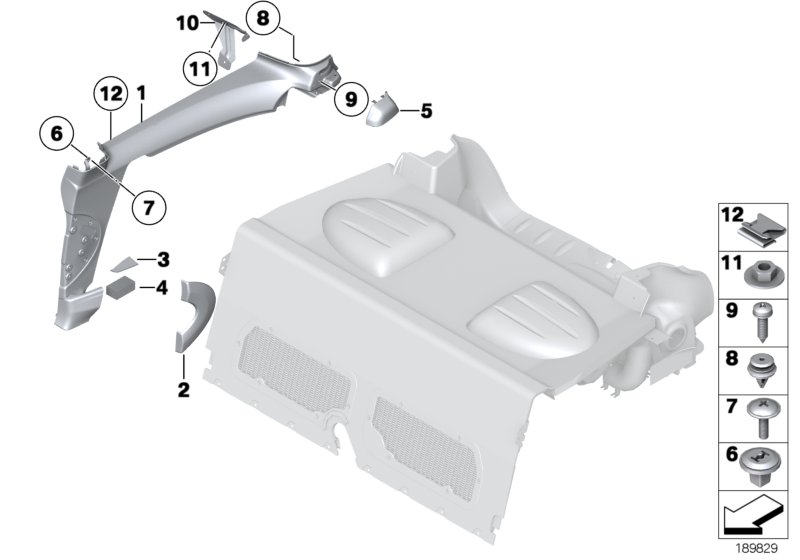 Lateral trim panel rear